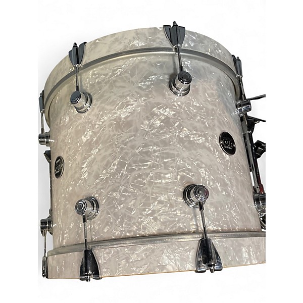 Used DW 3 Piece Performance Series White Drum Kit