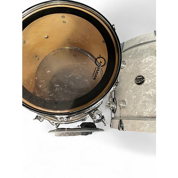 Used DW 3 Piece Performance Series White Drum Kit