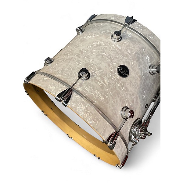 Used DW 3 Piece Performance Series White Drum Kit