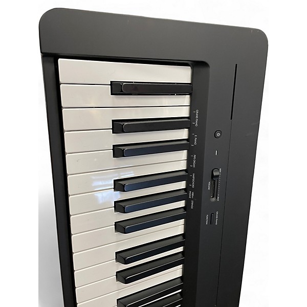 Used Yamaha P143 Digital Piano