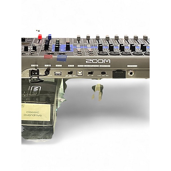 Used Zoom L-12 LIVE TRACK Powered Mixer