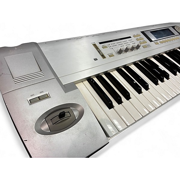 Used KORG Triton Le 76 Key Keyboard Workstation