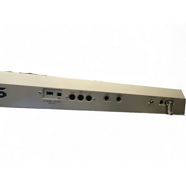 Used Yamaha MO6 61 Key Keyboard Workstation