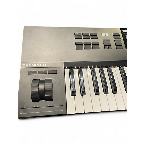 Used Native Instruments Komplete Kontrol S49 MK2 MIDI Controller