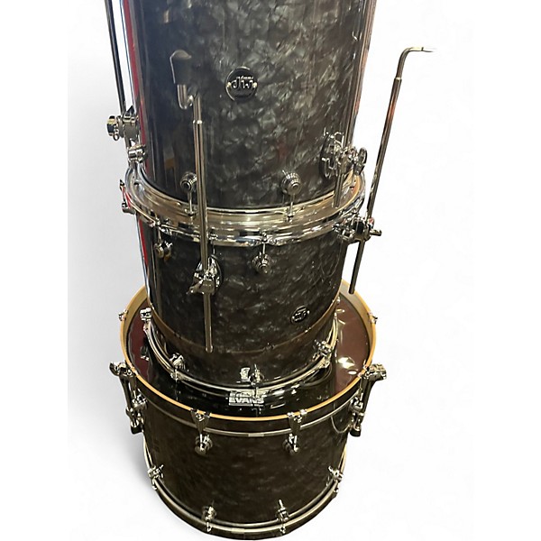 Used DW 5 Piece Performance Series black Drum Kit