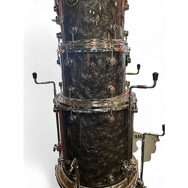 Used DW 5 Piece Performance Series black Drum Kit