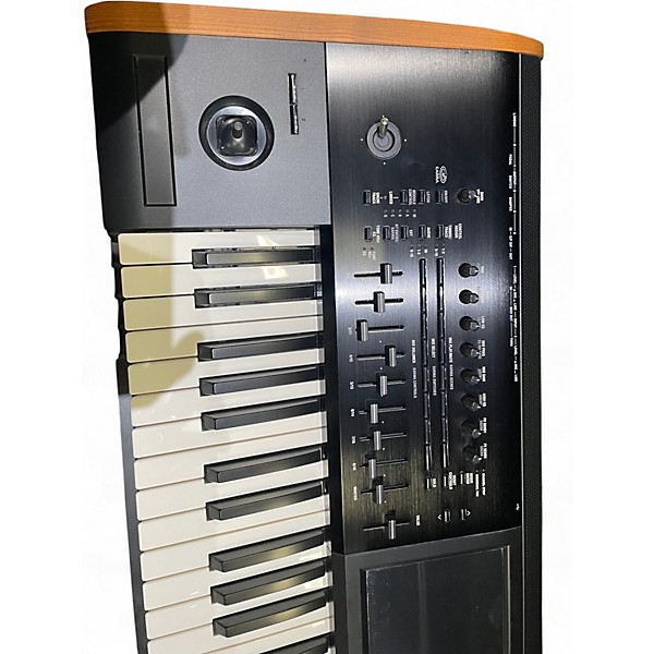 Used KORG kronos 2 Keyboard Workstation