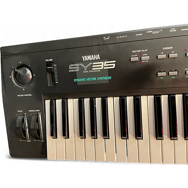 Used Yamaha Yamaha SY35 Synthesizer