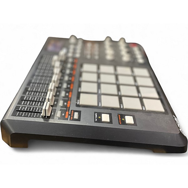 Used Akai Professional MPD32 MIDI Controller