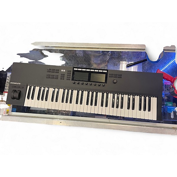 Used Native Instruments Komplete Kontrol S61 MKII MIDI Controller