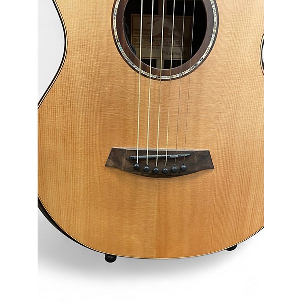 Used Islander MINI ACOUSTIC ELECTRIC Guitar Cabinet