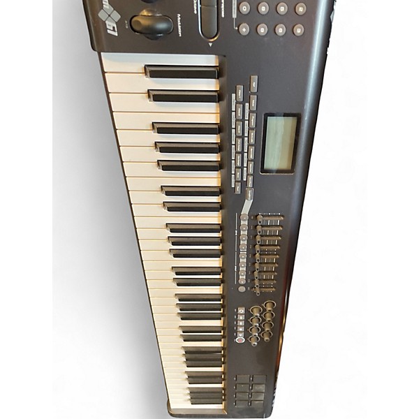 Used M-Audio AXION 61 Keyboard Workstation