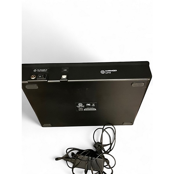 Used Harbinger LV14 Powered Mixer