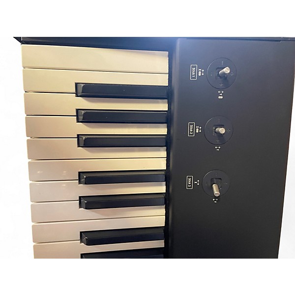 Used Studiologic SL73 STUDIO MIDI Controller