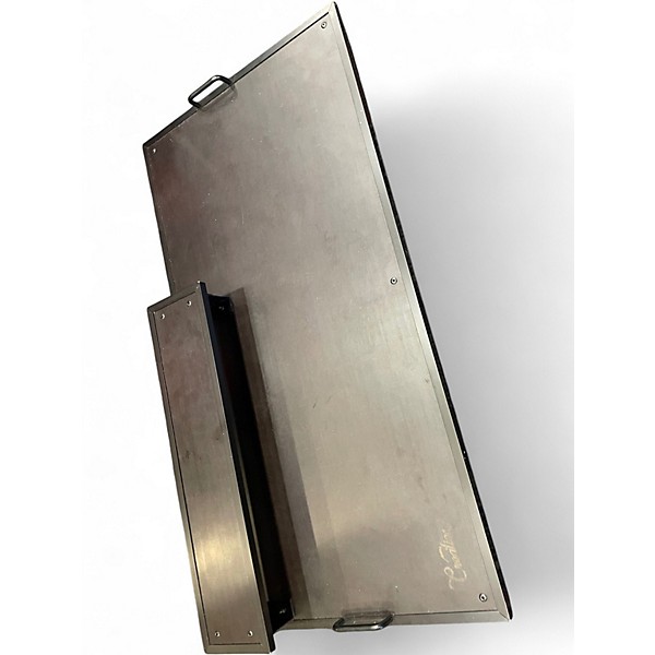 Used Creation PEDALBOARD AND CASE Pedal Board