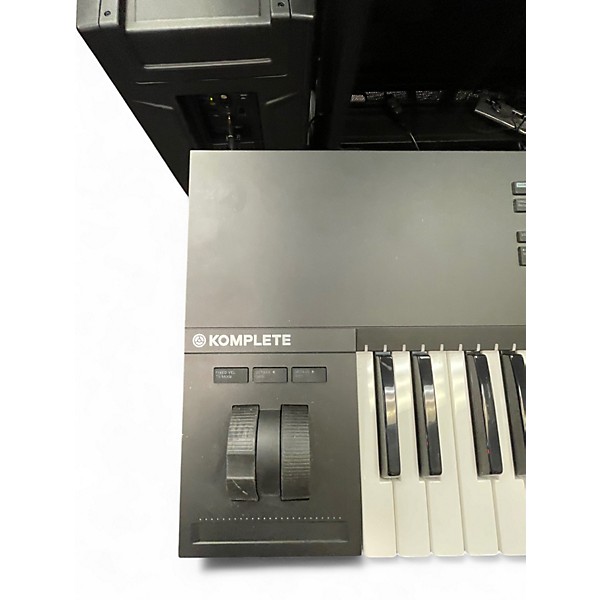 Used Native Instruments Komplete Kontrol S61 MK2 MIDI Controller
