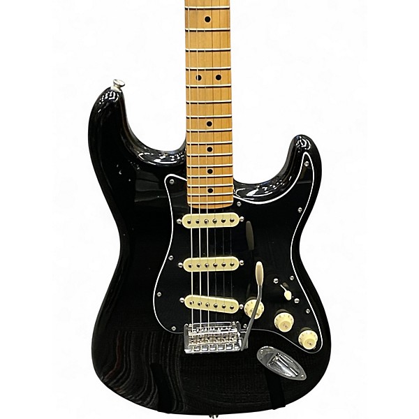 Used 2024 Fender Player Stratocaster Black Solid Body Electric Guitar