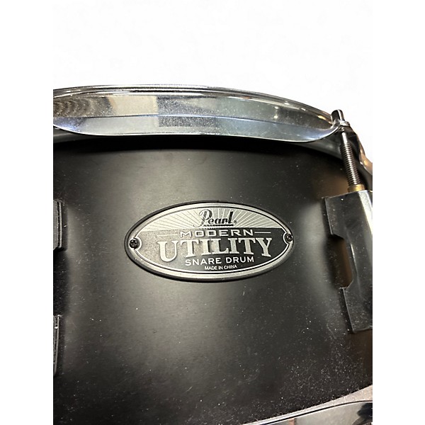 Used Pearl 5.5X14 Modern Utility Maple Snare Black Drum