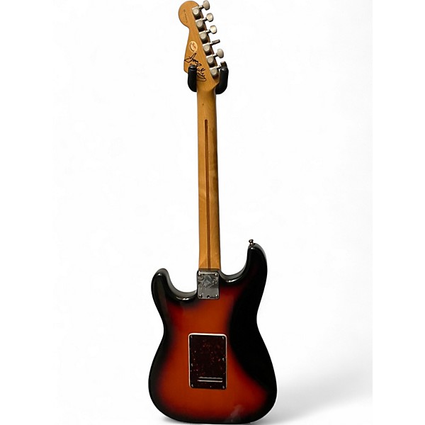 Used 1995 Fender STRATOCASTER PLUS 2 Color Sunburst Solid Body Electric Guitar