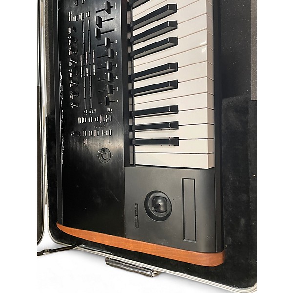 Used KORG Kronos 2 73 key Synthesizer