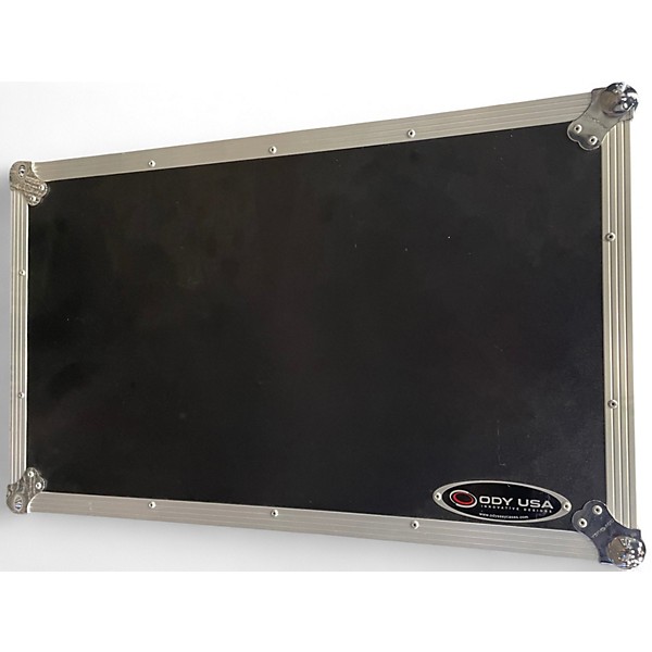 Used Odyssey FZGSRREV7W Glide Flight Case with Wheels and Shelf