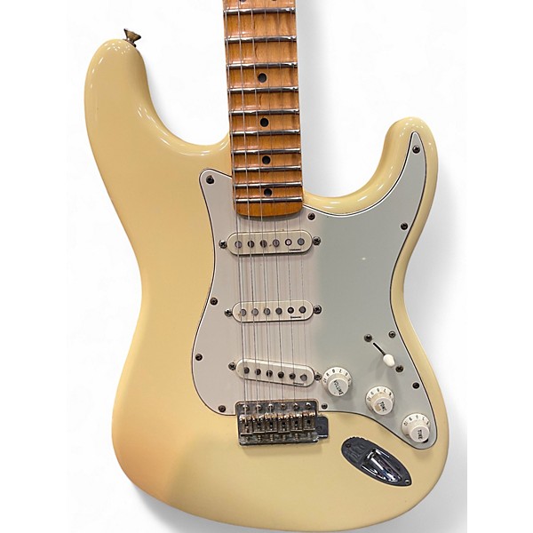 Used Fender 2001 SIGNATURE Yngwie Malmsteen VINTAGE WHITE Solid Body Electric Guitar