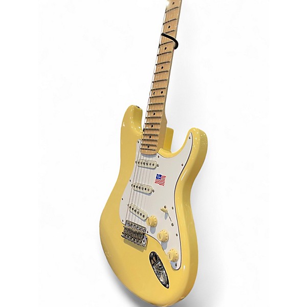 Used Fender Artist Series Yngwie Malmsteen Stratocaster Cream Solid Body Electric Guitar