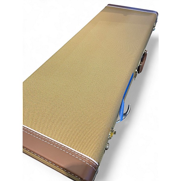 Used Fender Artist Series Yngwie Malmsteen Stratocaster Cream Solid Body Electric Guitar