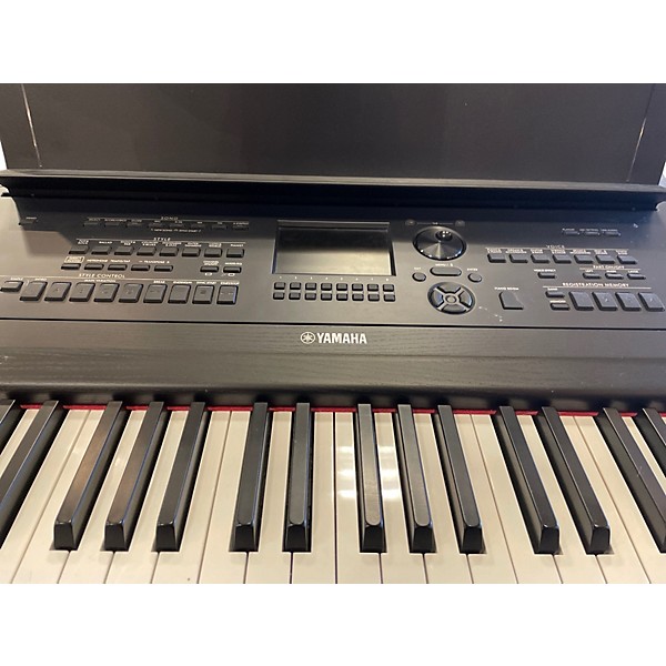 Used Yamaha dgx670 Digital Piano