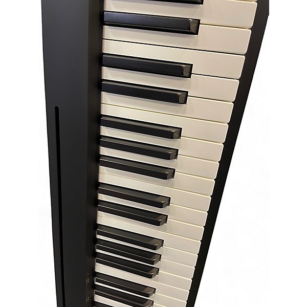 Used Roland FP10 Portable Keyboard