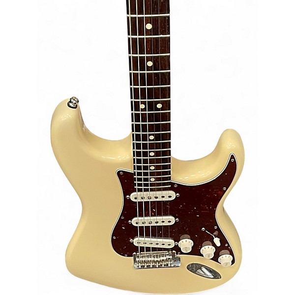 Used 2011 Fender American Standard Stratocaster Olympic White Solid Body Electric Guitar