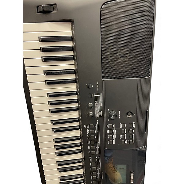 Used Yamaha PSREW400 76 Key Portable Keyboard