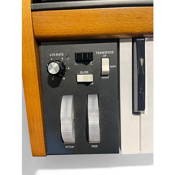 Used Behringer POLY D ANALOG POLYPHONIC SYTHESIZER Synthesizer