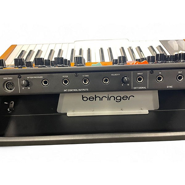 Used Behringer POLY D ANALOG POLYPHONIC SYTHESIZER Synthesizer