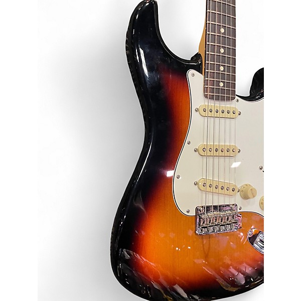 Used Fender player 2 Stratocaster 2 Color Sunburst Solid Body Electric Guitar