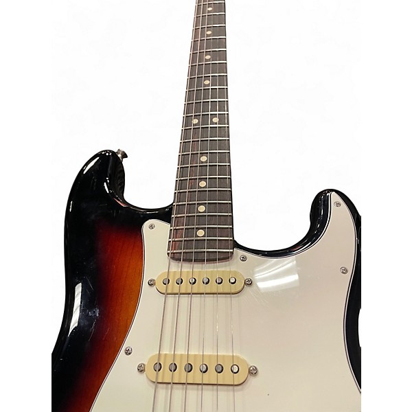 Used Fender player 2 Stratocaster 2 Color Sunburst Solid Body Electric Guitar