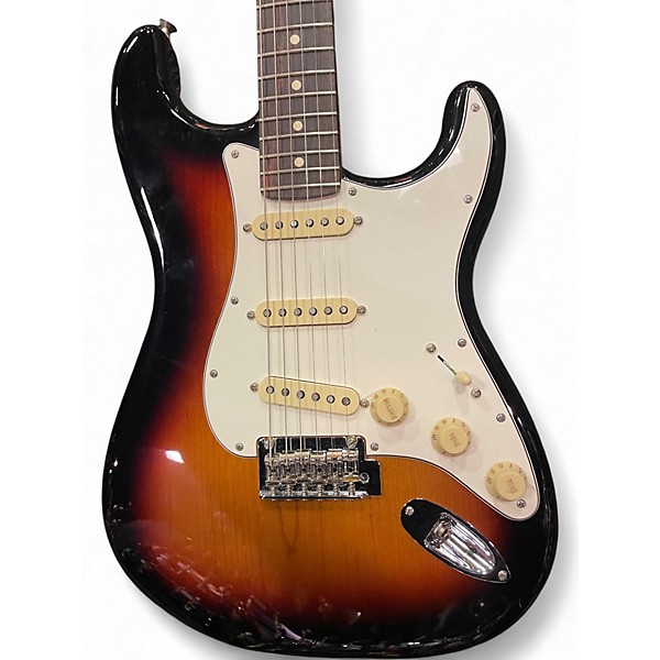 Used Fender player 2 Stratocaster 2 Color Sunburst Solid Body Electric Guitar