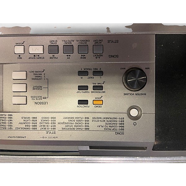 Used Yamaha PSRE353 61 Key Portable Keyboard