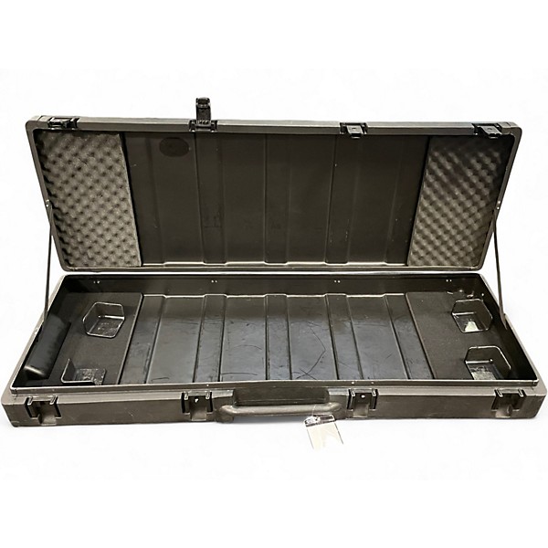 Used SKB skbr6020w 88 ky Keyboard Case