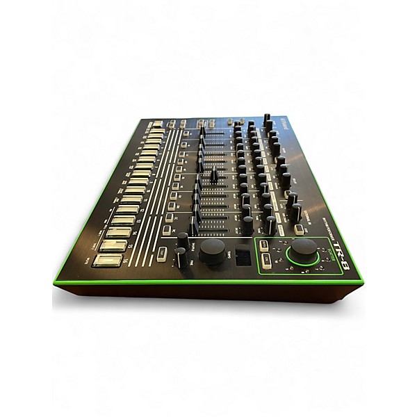 Used Roland tr8 Synthesizer