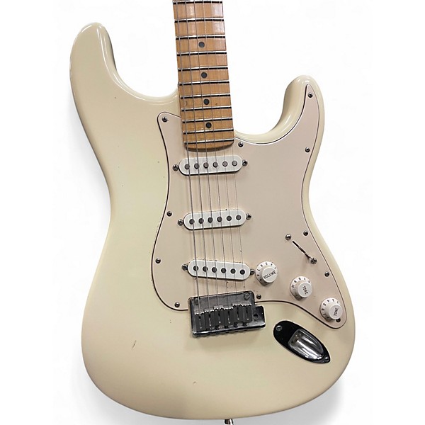 Used 2004 Fender American Standard Stratocaster Olympic White Solid Body Electric Guitar