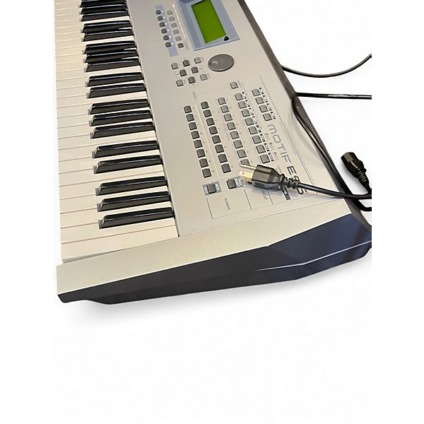 Used Yamaha Motif ES6 61 Key Keyboard Workstation