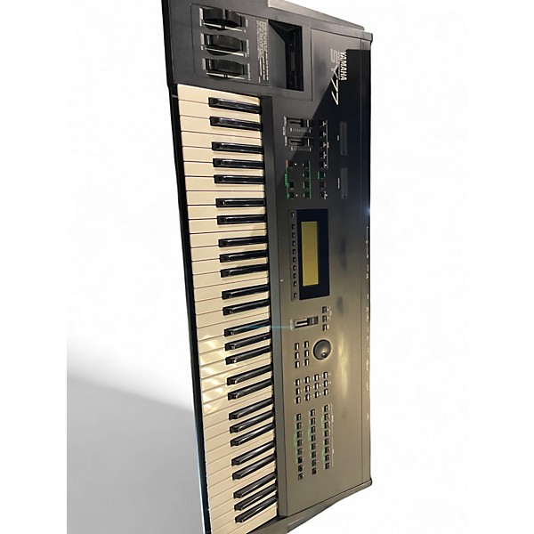 Used Yamaha SY77 Keyboard Workstation