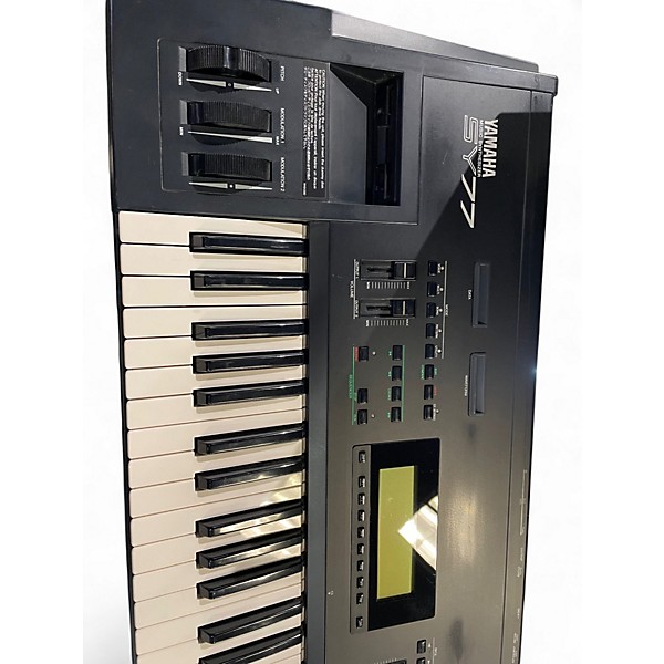 Used Yamaha SY77 Keyboard Workstation