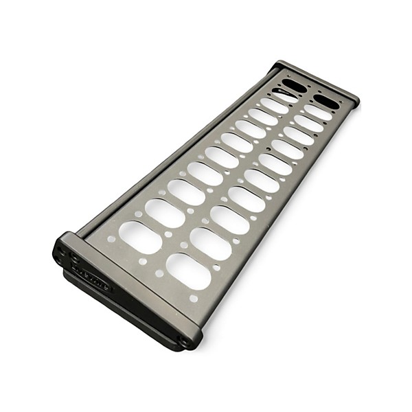 Used Livewire PB200 STUDIO Pedal Board