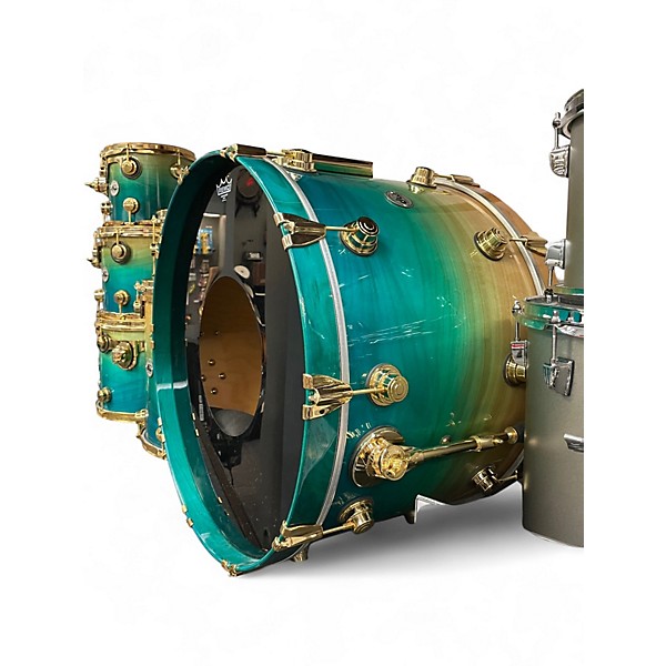 Used 2011 DW 6 Piece Collectors Series Birch Standard Royal Blue Fade Drum Kit