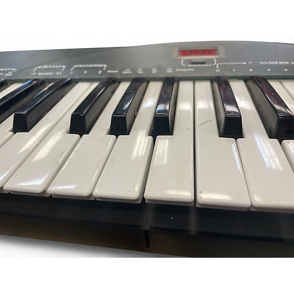 Used Midiman Keystation 61 Key MIDI Pedalboard