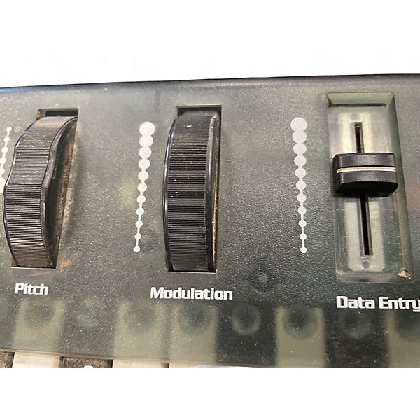 Used Midiman Keystation 61 Key MIDI Pedalboard
