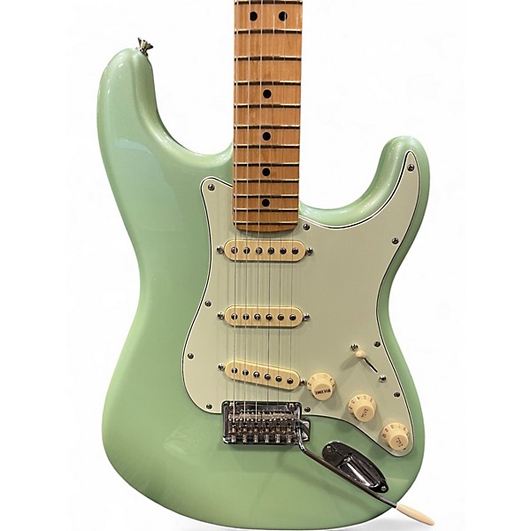 Used Fender Limited Edition Player Stratocaster Seafoam Green Solid Body Electric Guitar