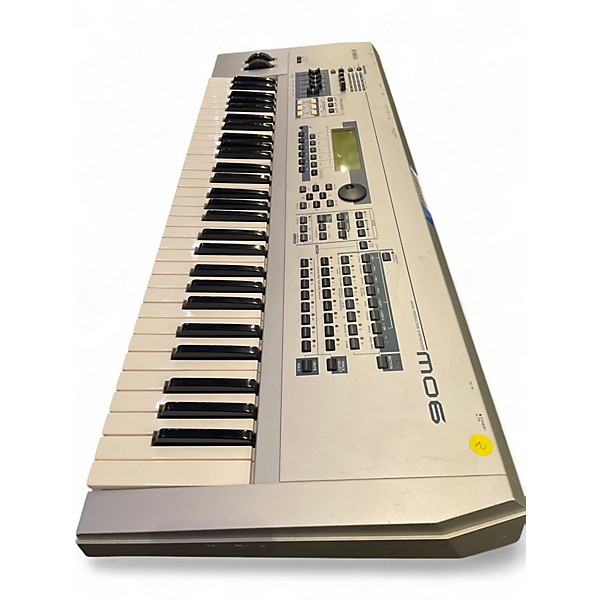 Used Yamaha MO6 Keyboard Workstation